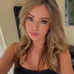 AshleySmith's Chat & Dating Profile