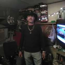 Freekee's Chat & Dating Profile