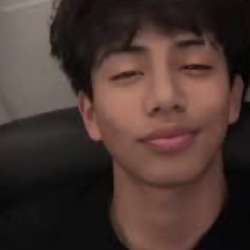 hzeyy's Chat & Dating Profile