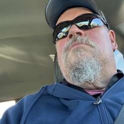 wisconsinguy52's Chat & Dating Profile